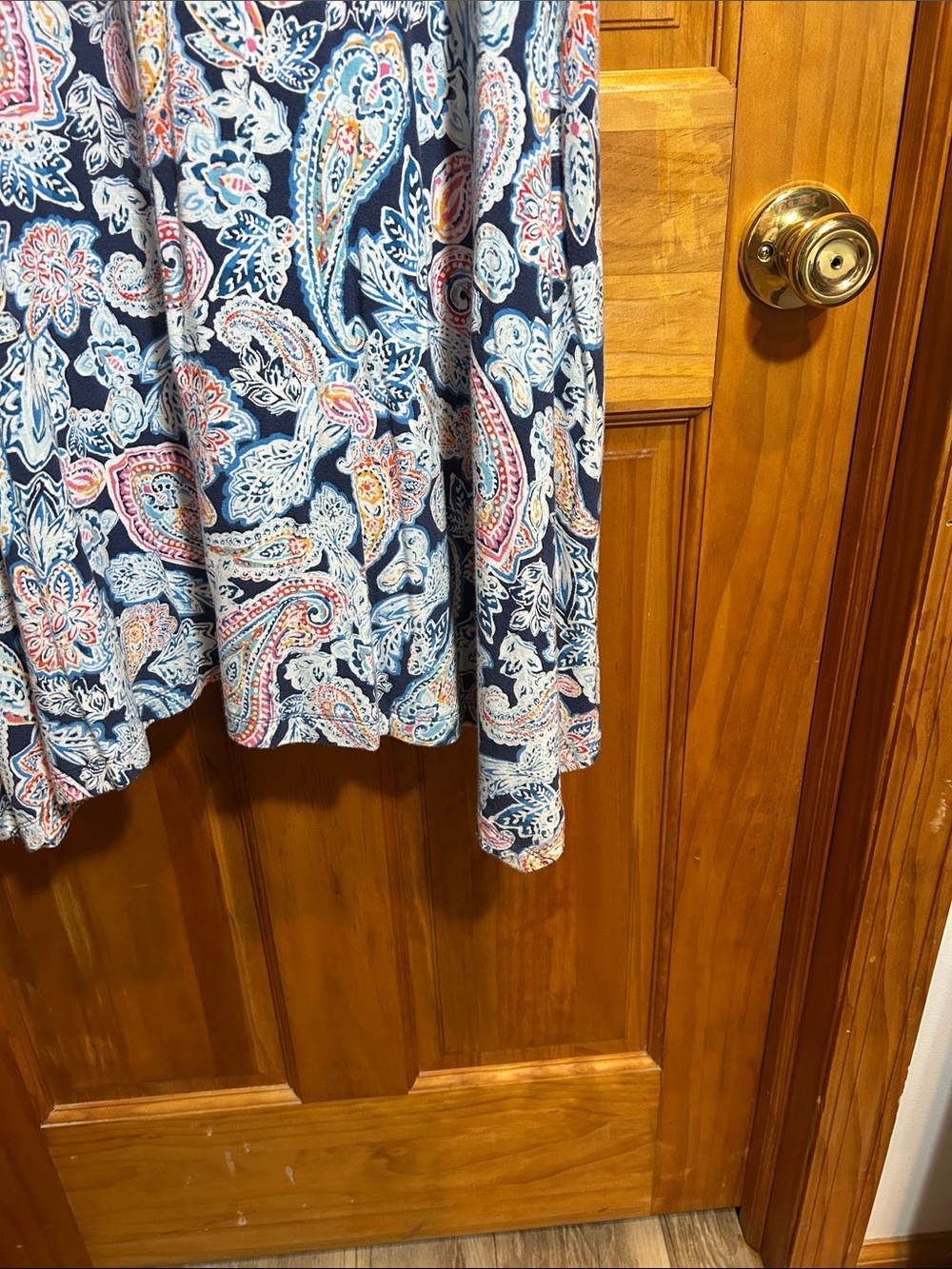 Garment on Hanger - Picture 8 of 14